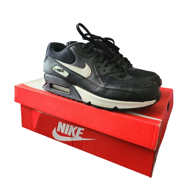 NIKE | WOMENS | AIR MAX 90 | BLACK & WHITE | SIZE 8 - Picture 8 of 12